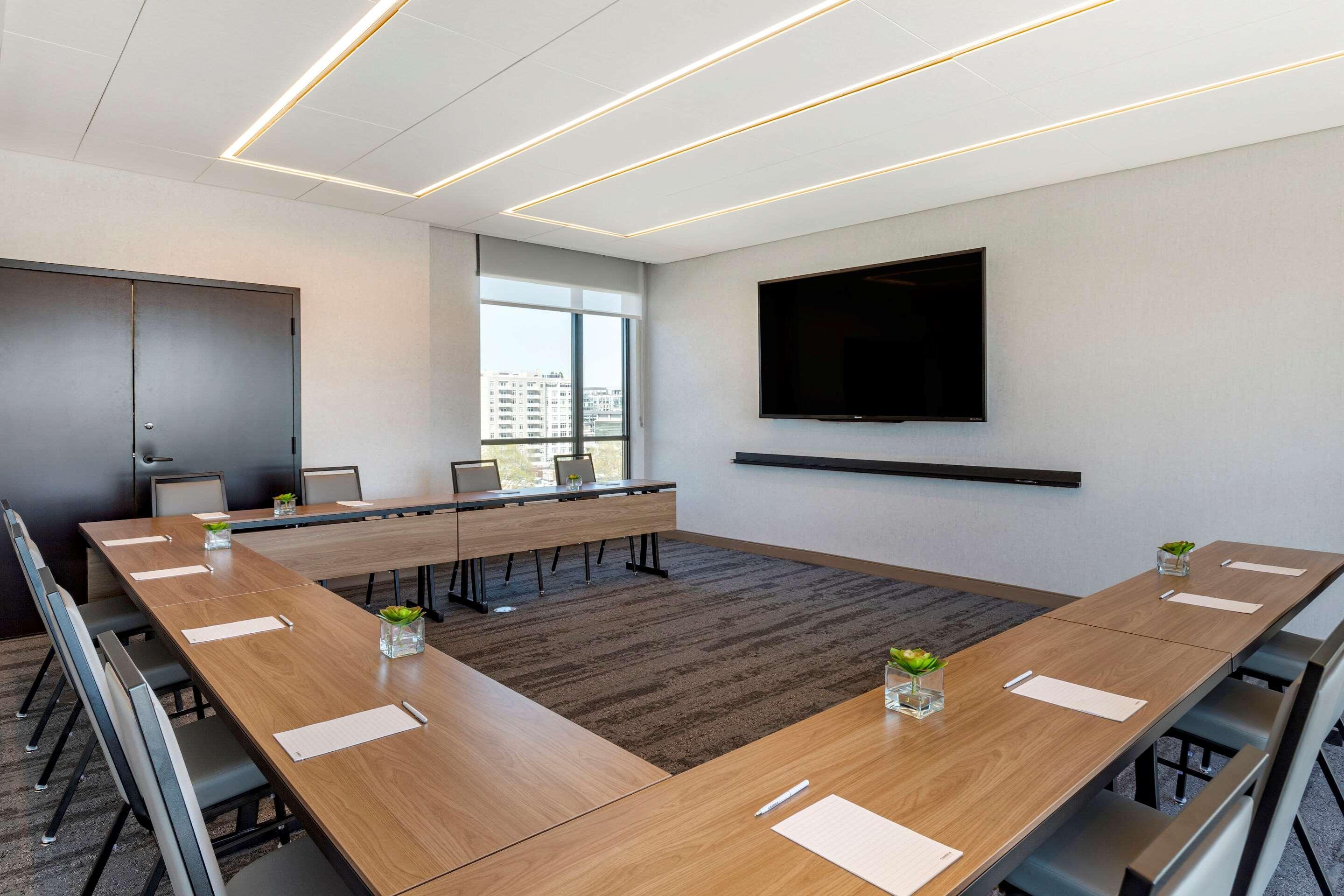 Cambria Hotel Washington Dc Navy Yard Riverfront Bagian luar foto
