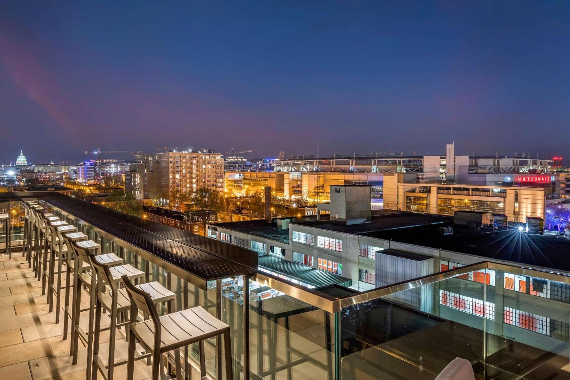 Cambria Hotel Washington Dc Navy Yard Riverfront Bagian luar foto